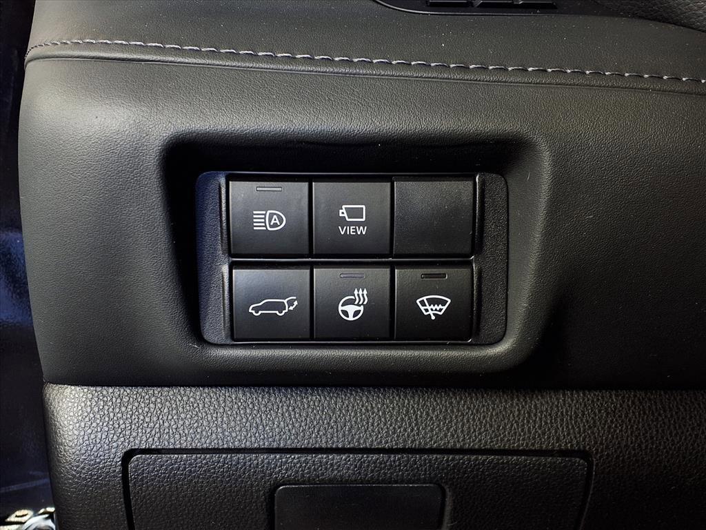 used 2021 Toyota Highlander car, priced at $35,012