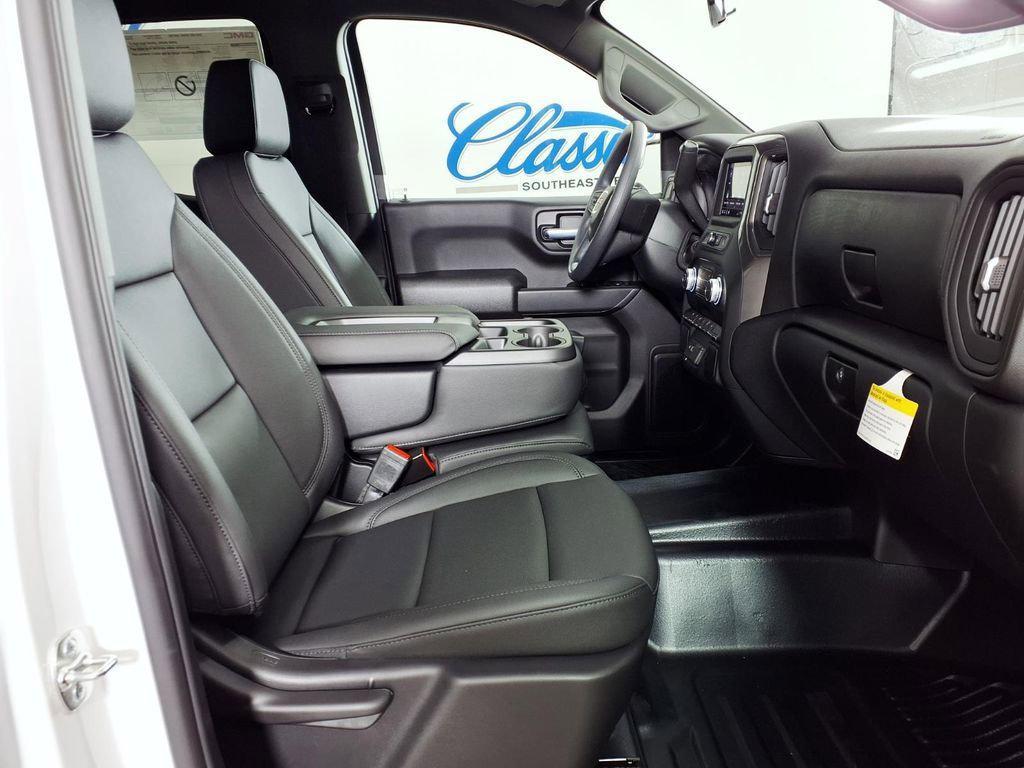new 2026 GMC Sierra 1500 car, priced at $39,673