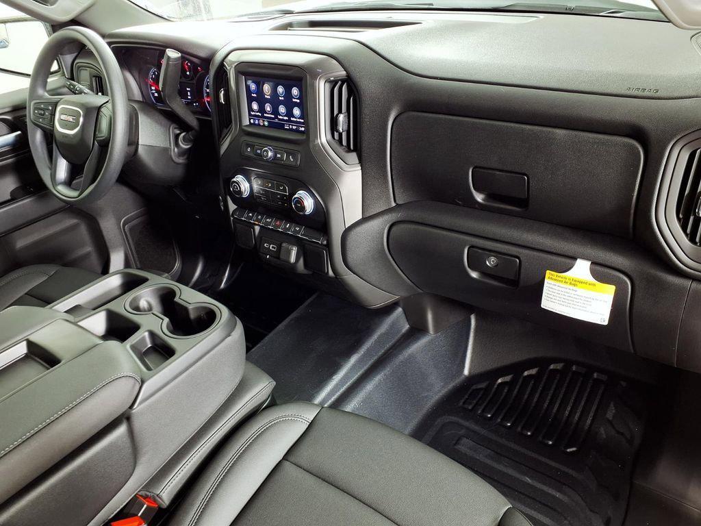 new 2026 GMC Sierra 1500 car, priced at $39,673