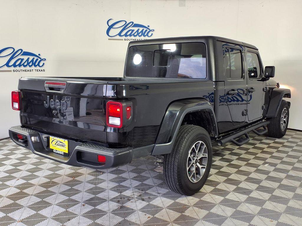used 2024 Jeep Gladiator car, priced at $36,102