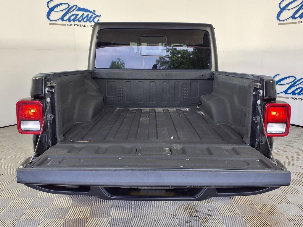 used 2024 Jeep Gladiator car, priced at $36,102