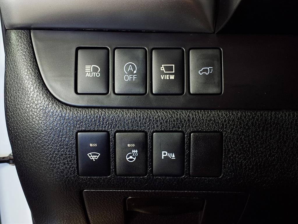 used 2018 Toyota Highlander car, priced at $25,144