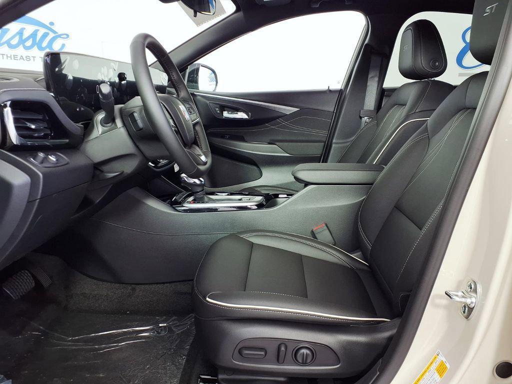 new 2026 Buick Envista car, priced at $32,105