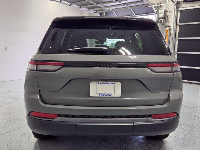 new 2027 Jeep Grand Cherokee car, priced at $46,045