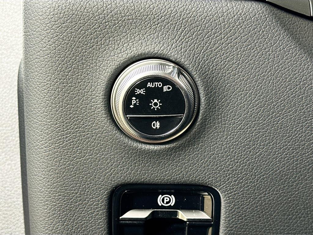 new 2026 Mercedes-Benz GLC 300 car, priced at $59,900