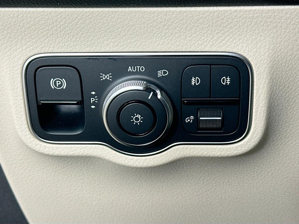 new 2026 Mercedes-Benz GLB 250 car, priced at $54,800