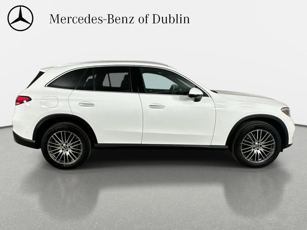 new 2026 Mercedes-Benz GLC 300 car, priced at $57,925