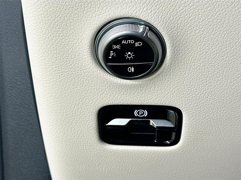 new 2026 Mercedes-Benz GLC 300 car, priced at $57,925