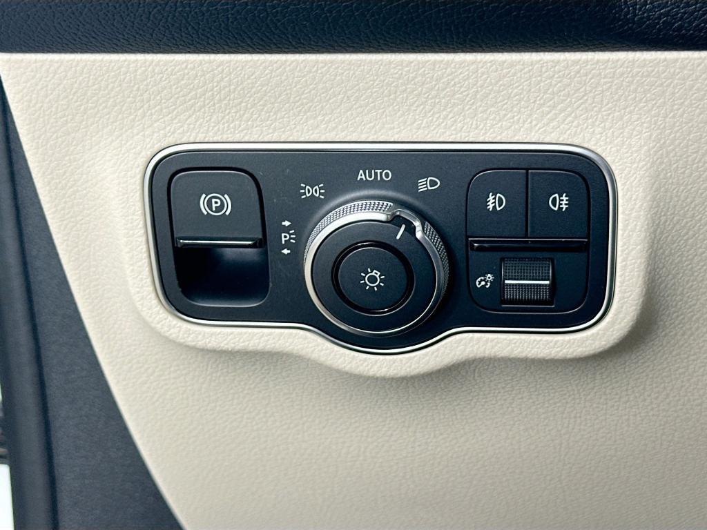 new 2026 Mercedes-Benz GLB 250 car, priced at $53,855