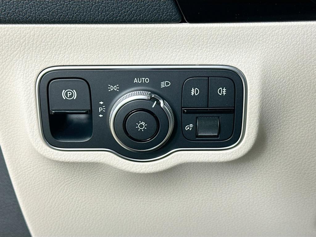 new 2026 Mercedes-Benz GLA 250 car, priced at $50,925