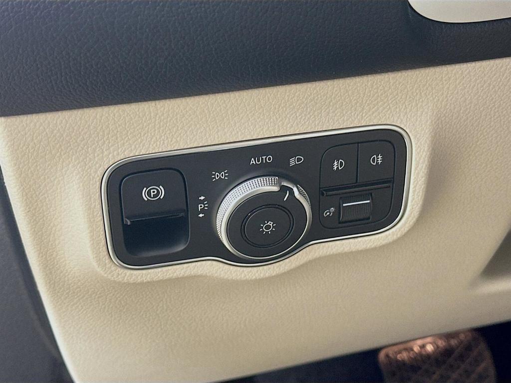 new 2026 Mercedes-Benz GLB 250 car, priced at $55,650