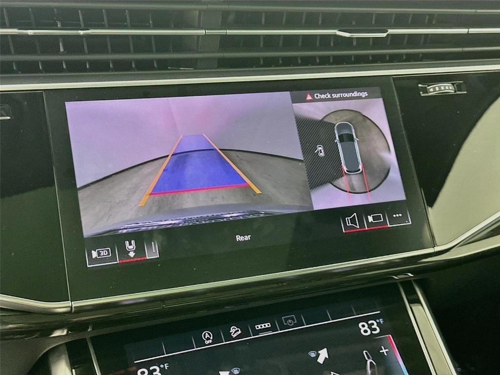 Audi Q7 view 18