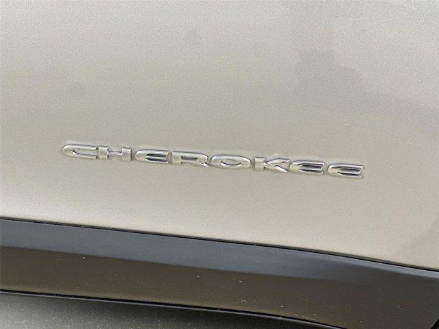 used 2015 Jeep Cherokee car, priced at $10,371