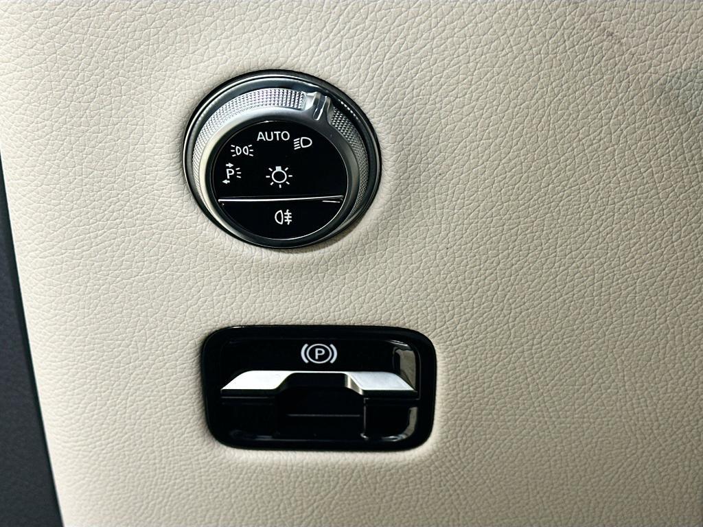 new 2026 Mercedes-Benz GLC 300 car, priced at $58,950