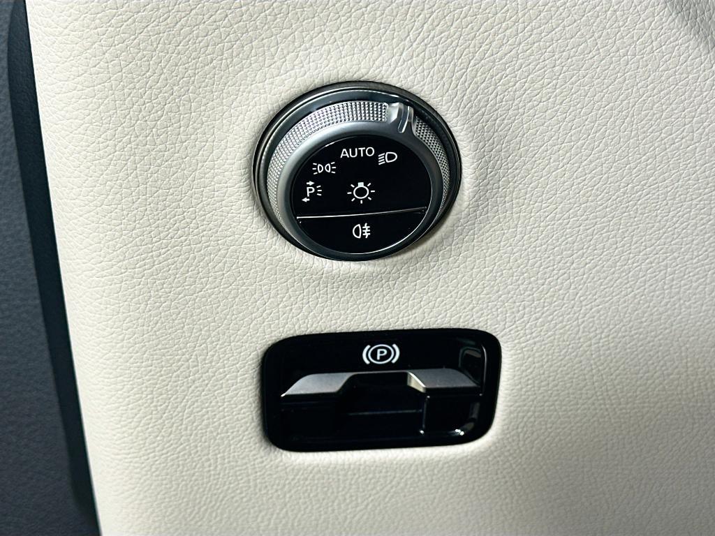 new 2026 Mercedes-Benz GLC 300 car, priced at $60,000