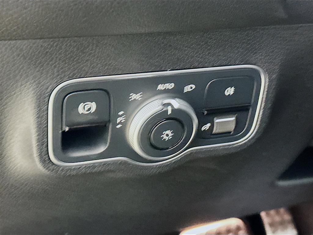 new 2026 Mercedes-Benz GLB 250 car, priced at $60,175