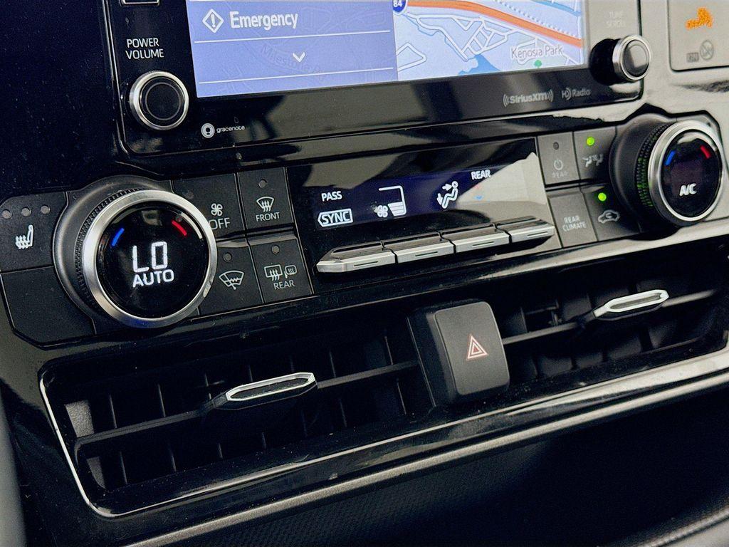 used 2022 Toyota Highlander car, priced at $32,597