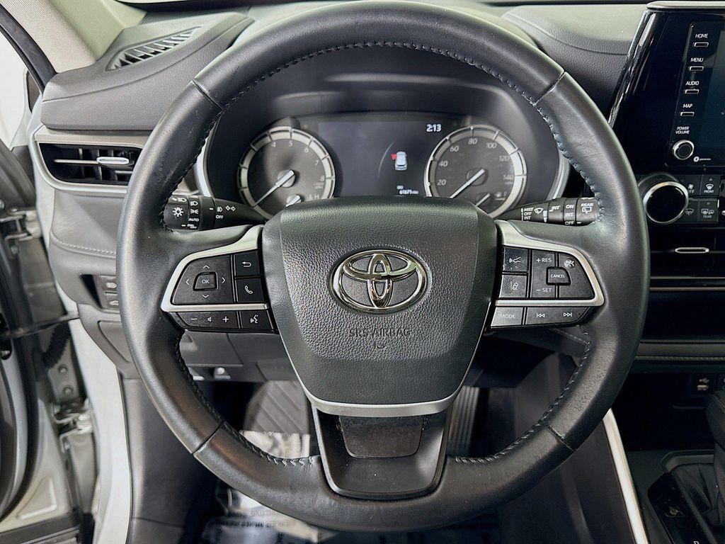used 2022 Toyota Highlander car, priced at $32,597