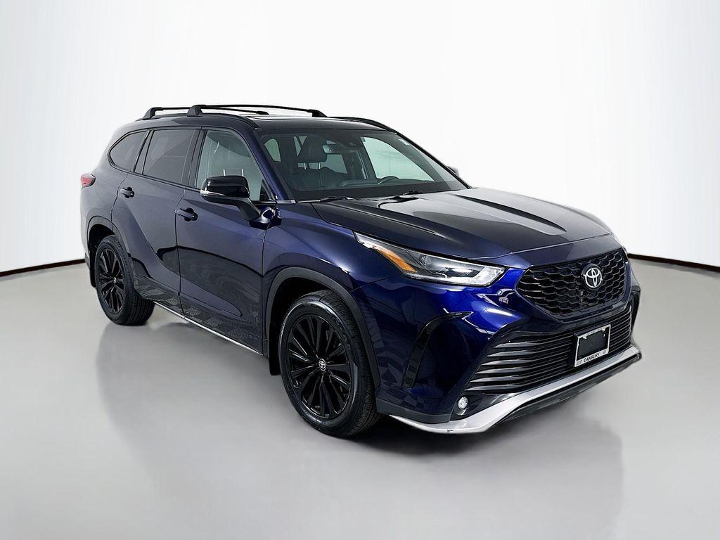 used 2023 Toyota Highlander car, priced at $35,997