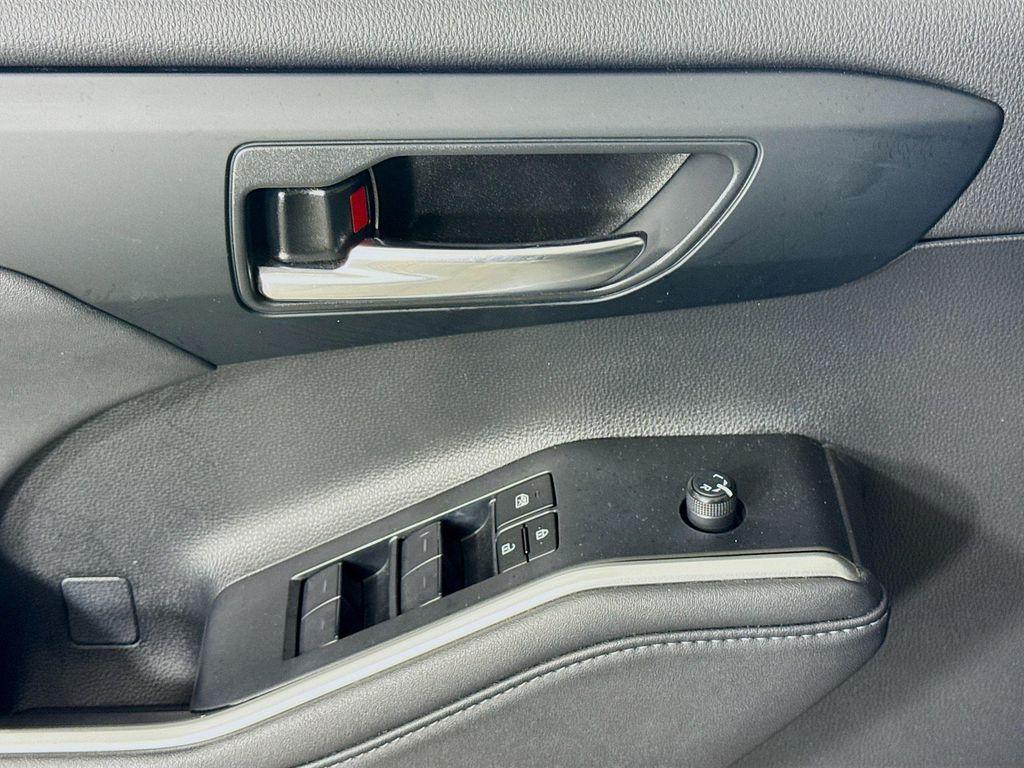 used 2023 Toyota Highlander car, priced at $35,997