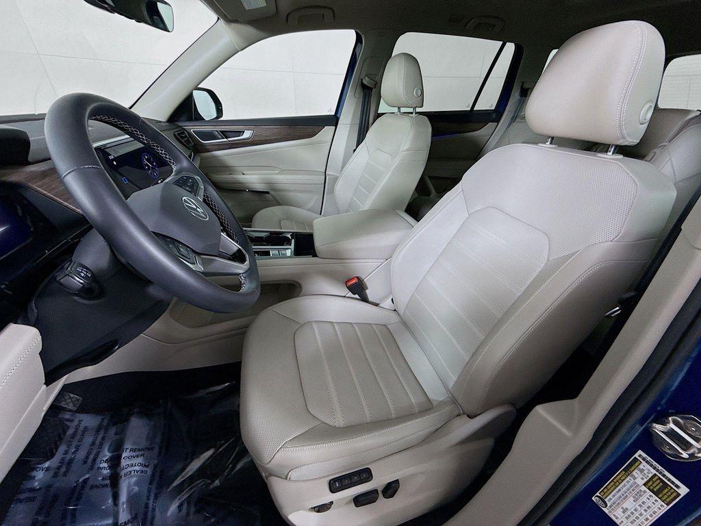 used 2025 Volkswagen Atlas car, priced at $40,297