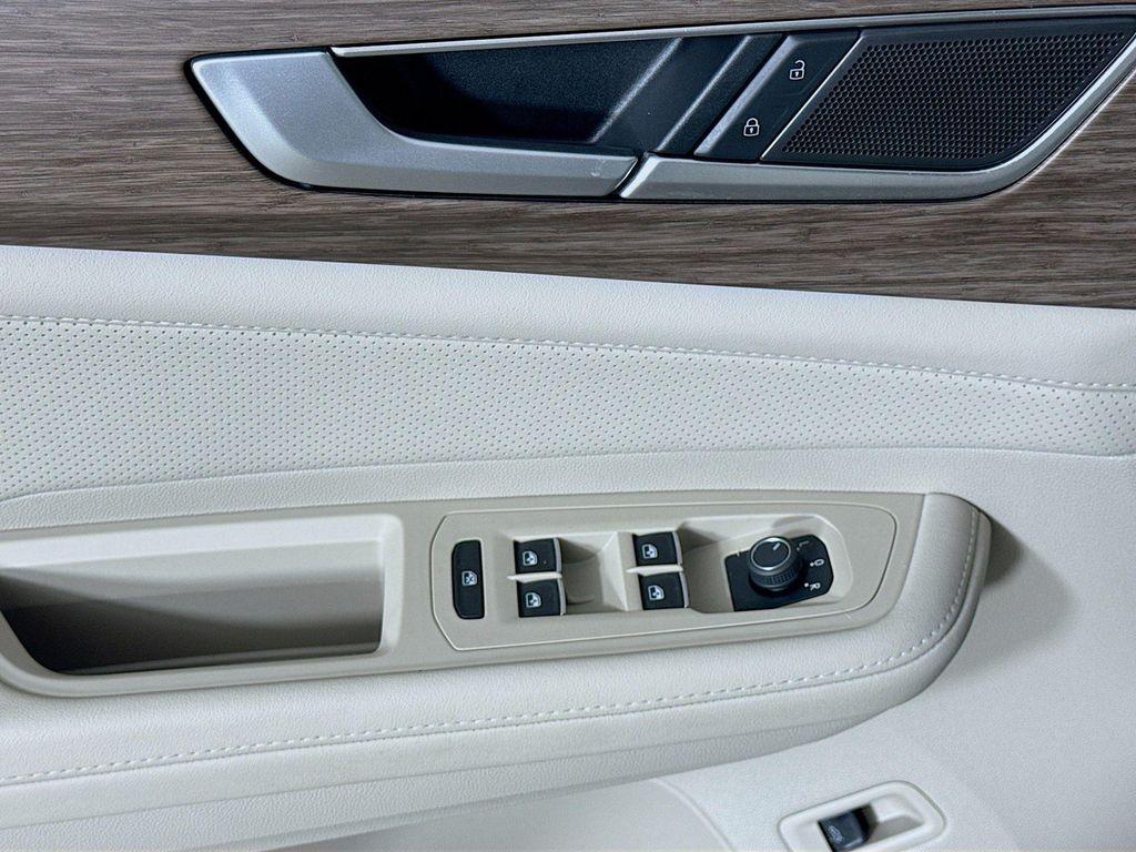 used 2025 Volkswagen Atlas car, priced at $40,297