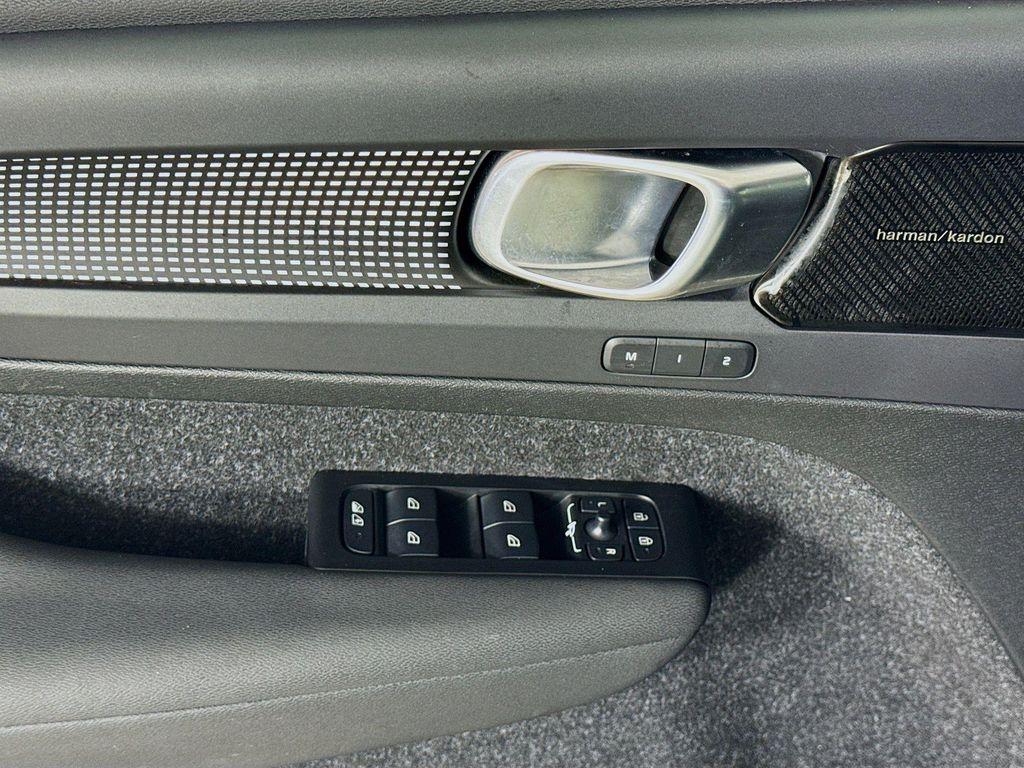 used 2021 Volvo XC40 car, priced at $23,997
