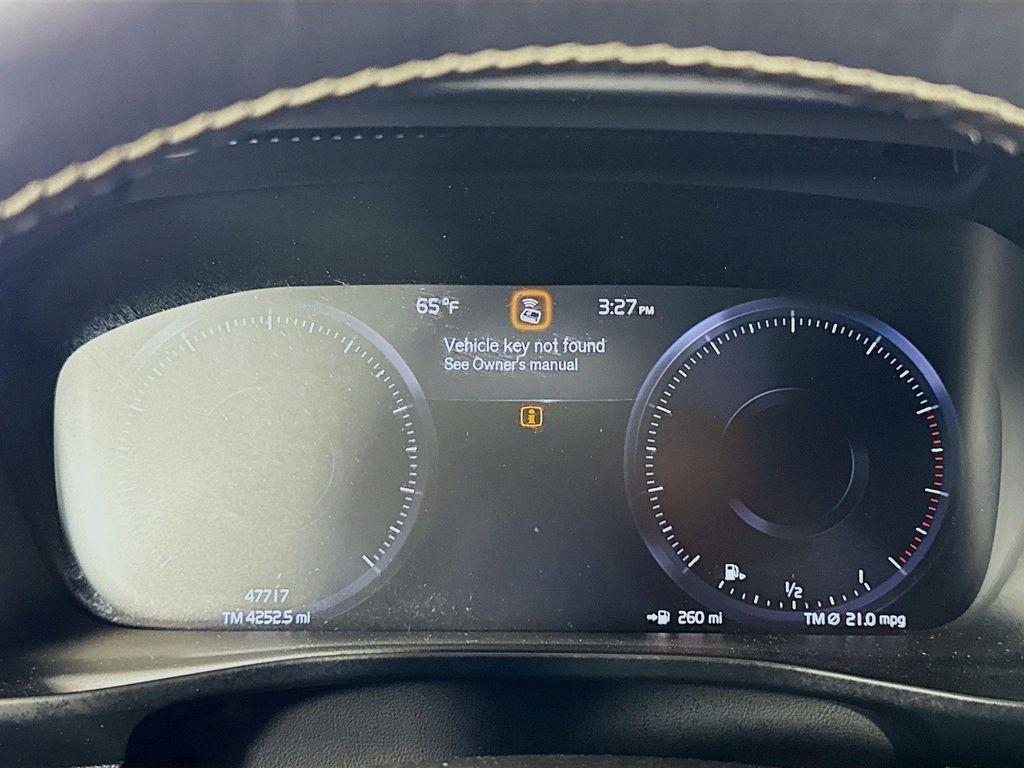 used 2021 Volvo XC40 car, priced at $23,997