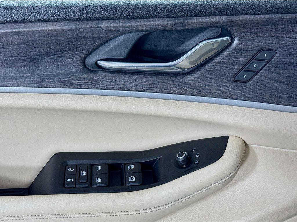 used 2024 Jeep Grand Cherokee L car, priced at $32,987