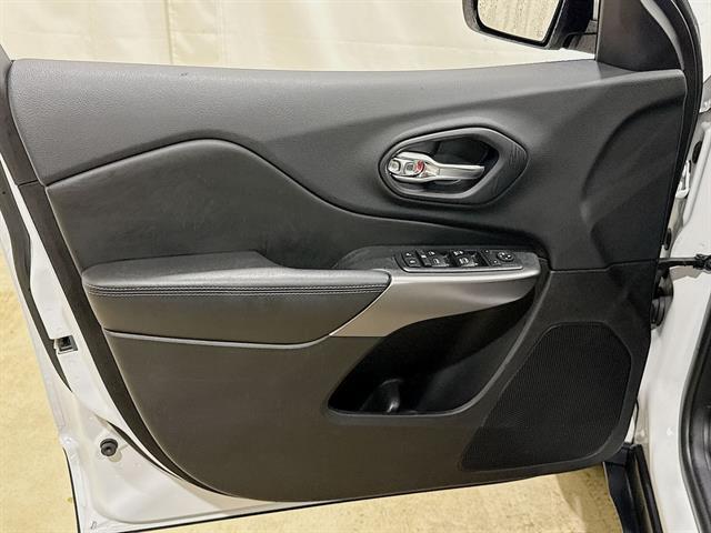 used 2019 Jeep Cherokee car, priced at $17,900