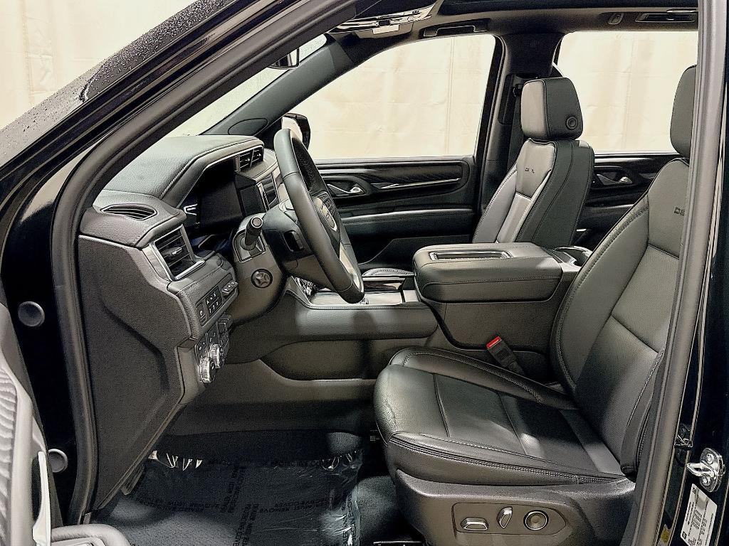 used 2024 GMC Yukon car, priced at $69,900