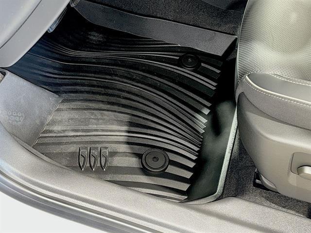 used 2023 Buick Envision car, priced at $28,500