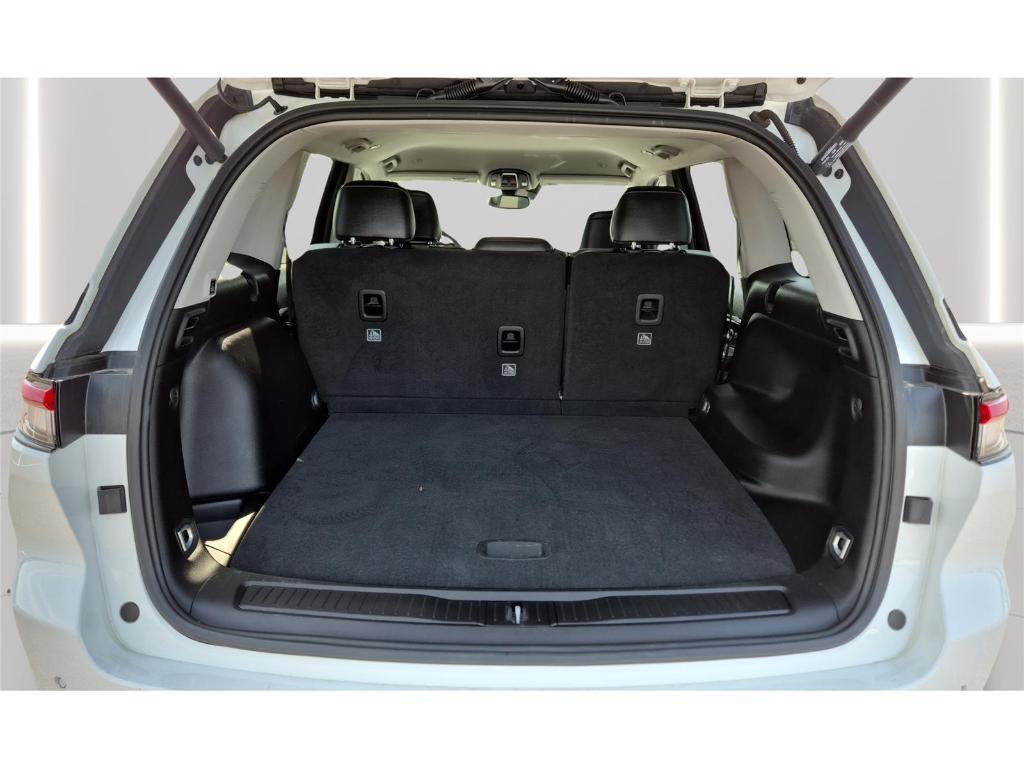 used 2023 Jeep Grand Cherokee car, priced at $32,500