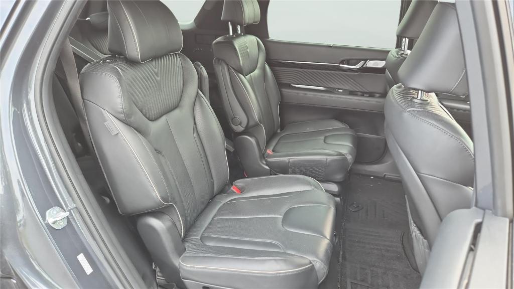 used 2024 Hyundai Palisade car, priced at $40,000