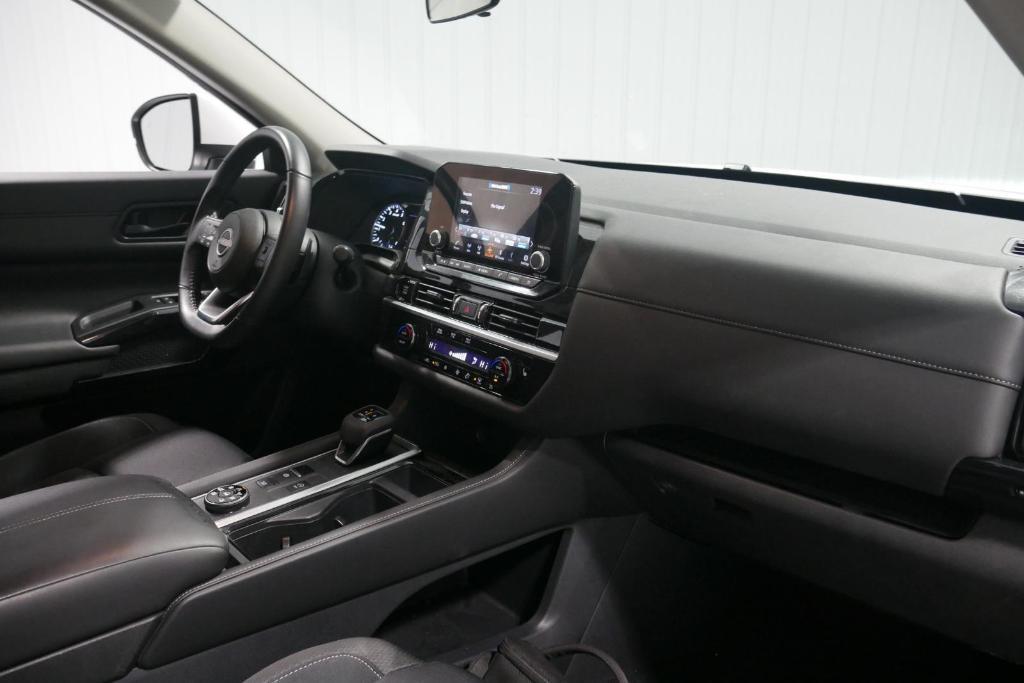 used 2025 Nissan Pathfinder car, priced at $35,000