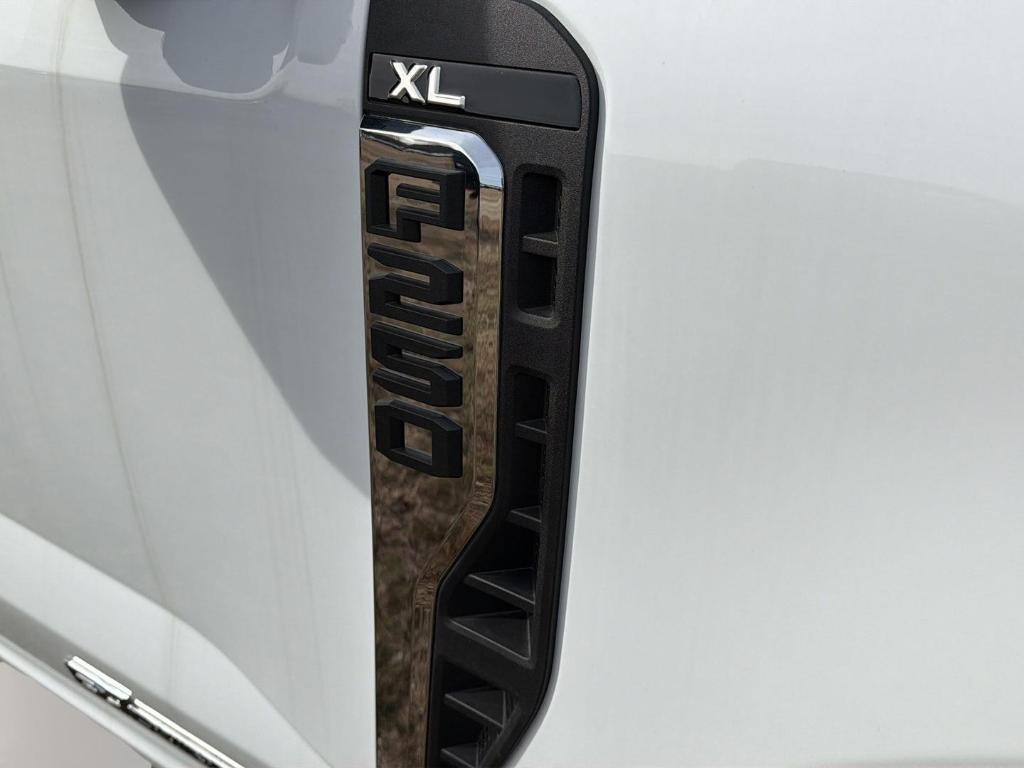 new 2025 Ford F-250 car, priced at $62,500