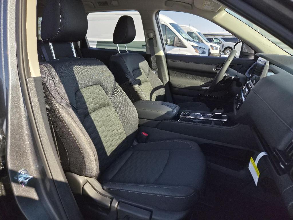 new 2025 Nissan Pathfinder car, priced at $34,495