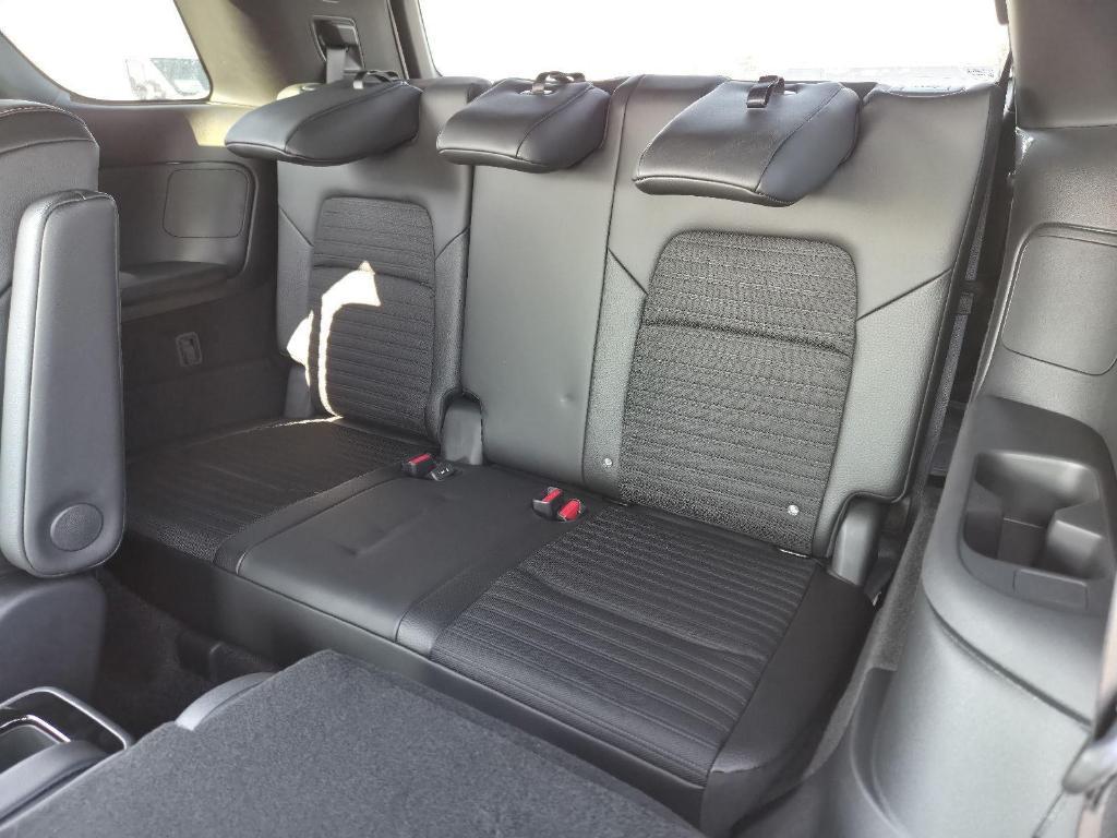 new 2025 Nissan Pathfinder car, priced at $36,861