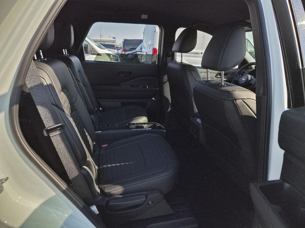 new 2025 Nissan Pathfinder car, priced at $36,861