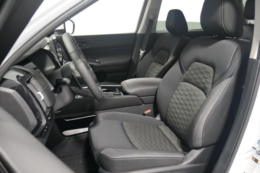 new 2025 Nissan Pathfinder car, priced at $34,910