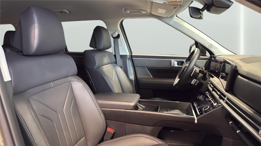 used 2026 Hyundai Santa Fe car, priced at $34,500