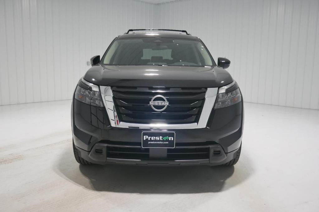 new 2025 Nissan Pathfinder car, priced at $34,190