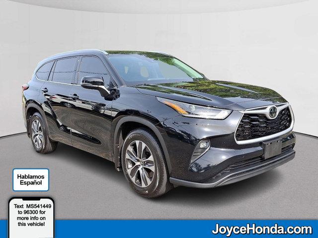 used 2021 Toyota Highlander car, priced at $27,224