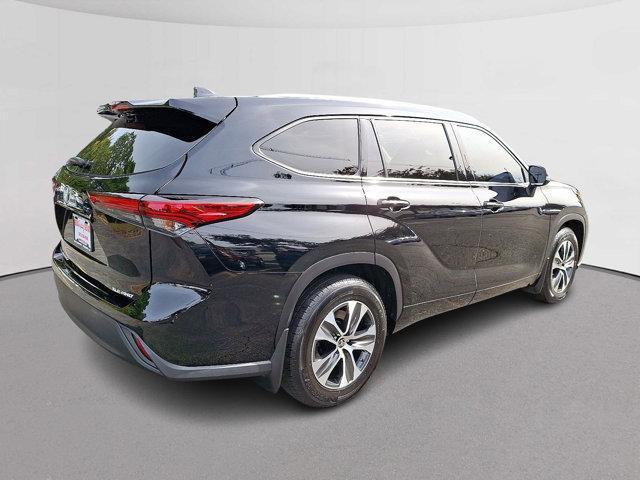 used 2021 Toyota Highlander car, priced at $27,224