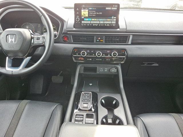 used 2025 Honda Pilot car, priced at $39,995