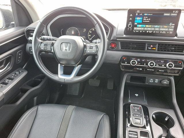 used 2025 Honda Pilot car, priced at $39,995