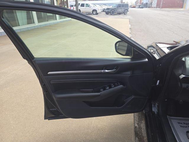 used 2021 Nissan Altima car