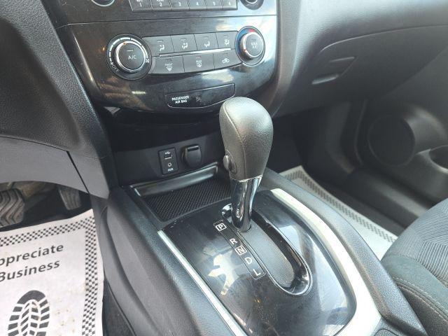 used 2016 Nissan Rogue car