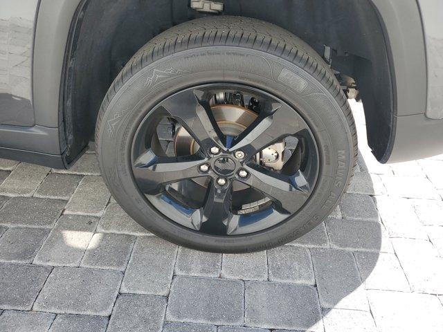 used 2022 Jeep Grand Cherokee car, priced at $28,795