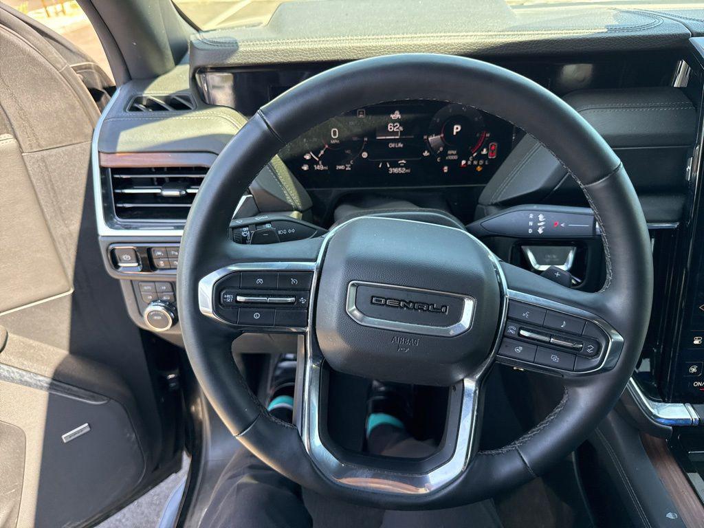 used 2025 GMC Yukon car, priced at $68,500